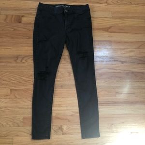 Extreme jegging, black ripped jeans, no pockets